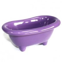 Little bathtub made of ceramic in violet