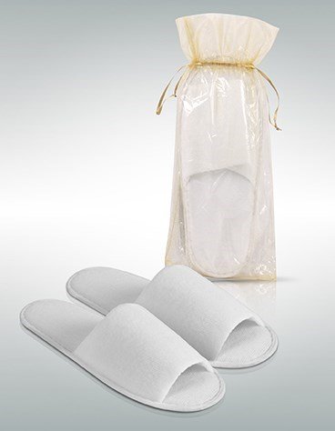 Pantoufles en coton avec semelle antid&eacute;rapante dans un sac en organza personnaliser (paire).