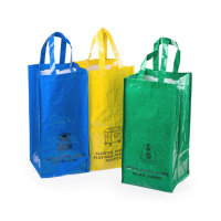 Ensemble de 3 sacs de recyclage, verre, plastique et carton.